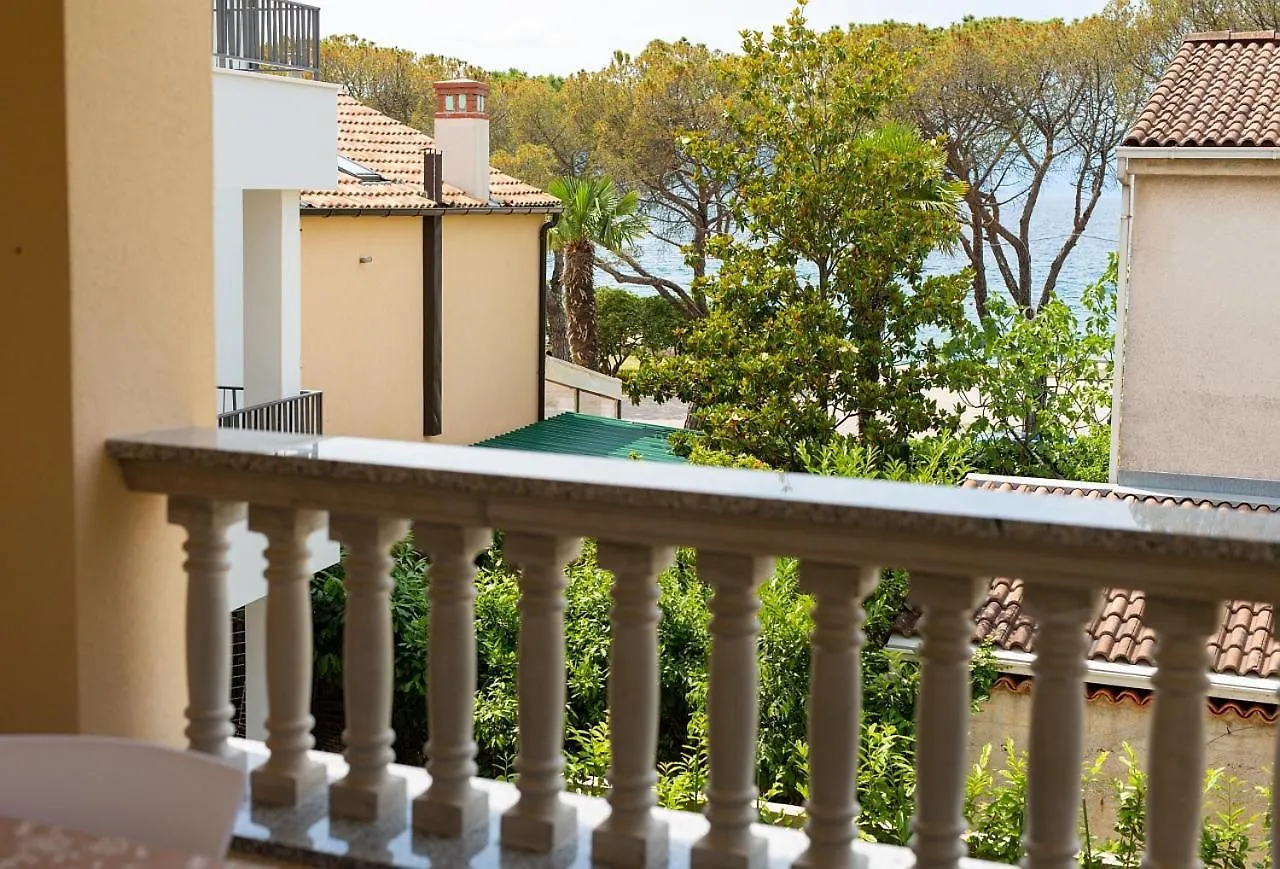 Apartmani Dal Malinska 0*,  Croatia