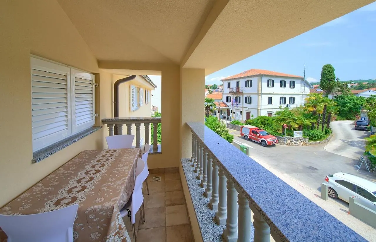 Apartmani Dal Malinska 0*,  Croatia
