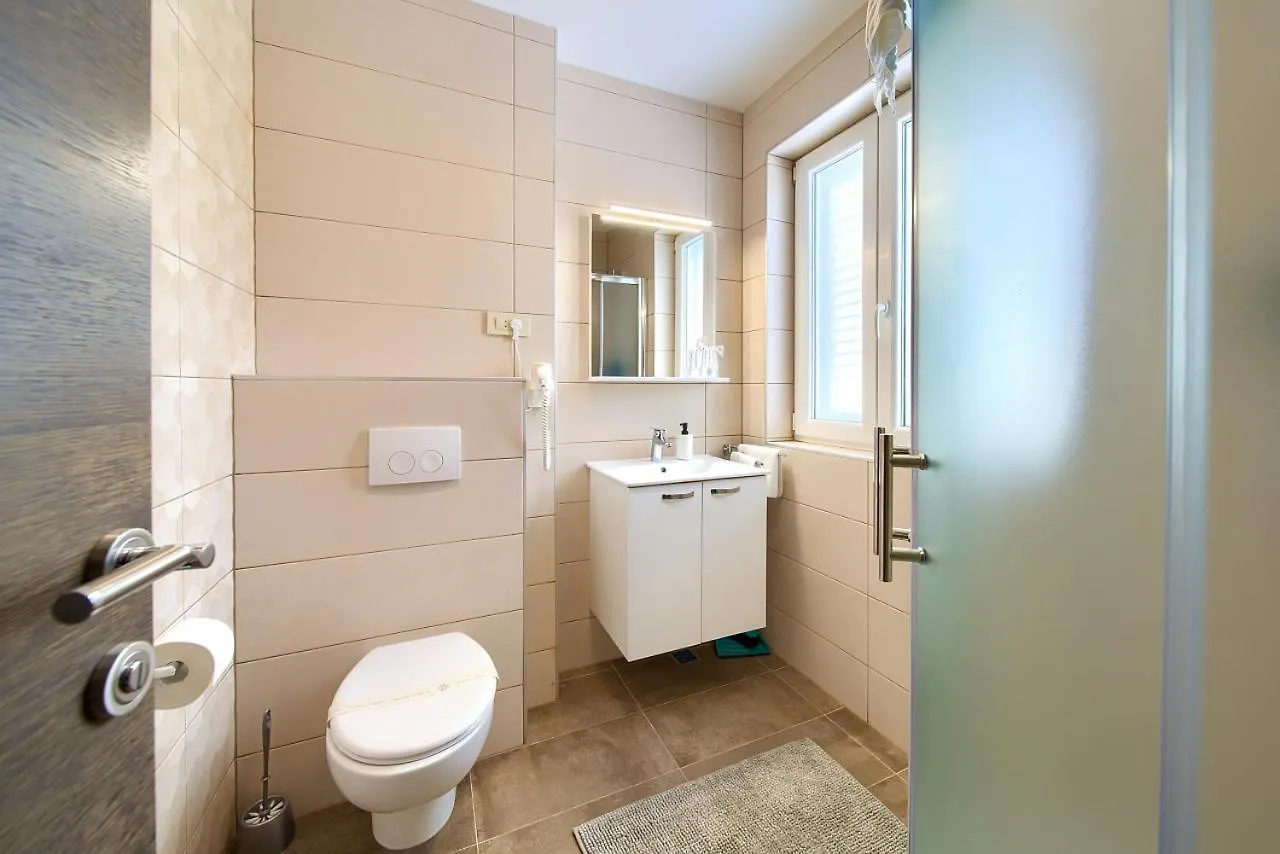 Apartmani Dal Malinska 0*,  Croazia